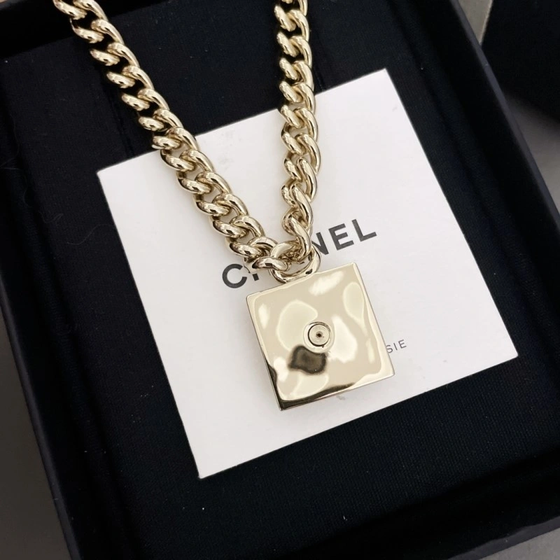 Chanel Necklaces Practical 219286