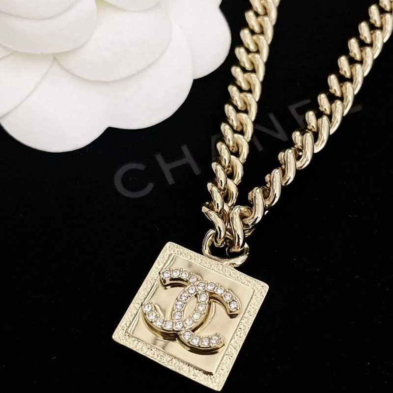 Chanel Necklaces Practical 219286