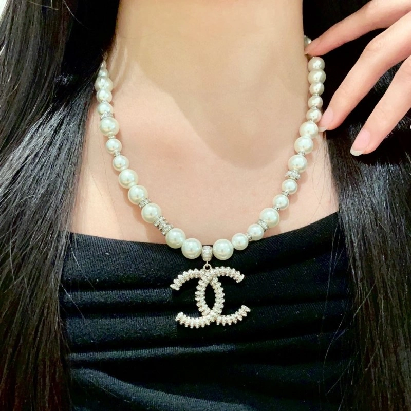 Sophisticated Chanel Necklaces 219183