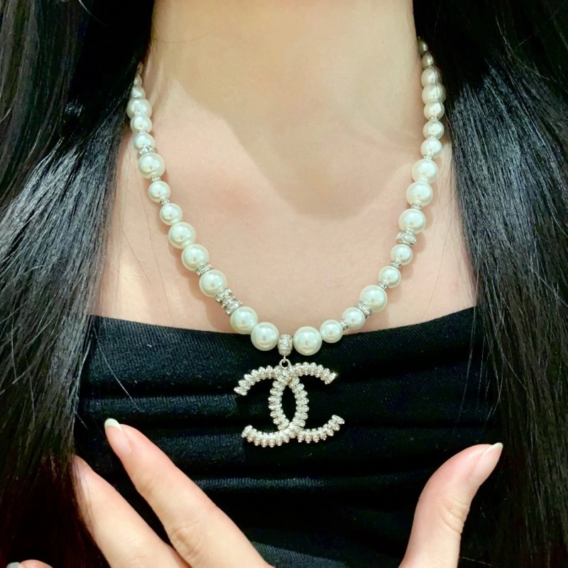 Sophisticated Chanel Necklaces 219183