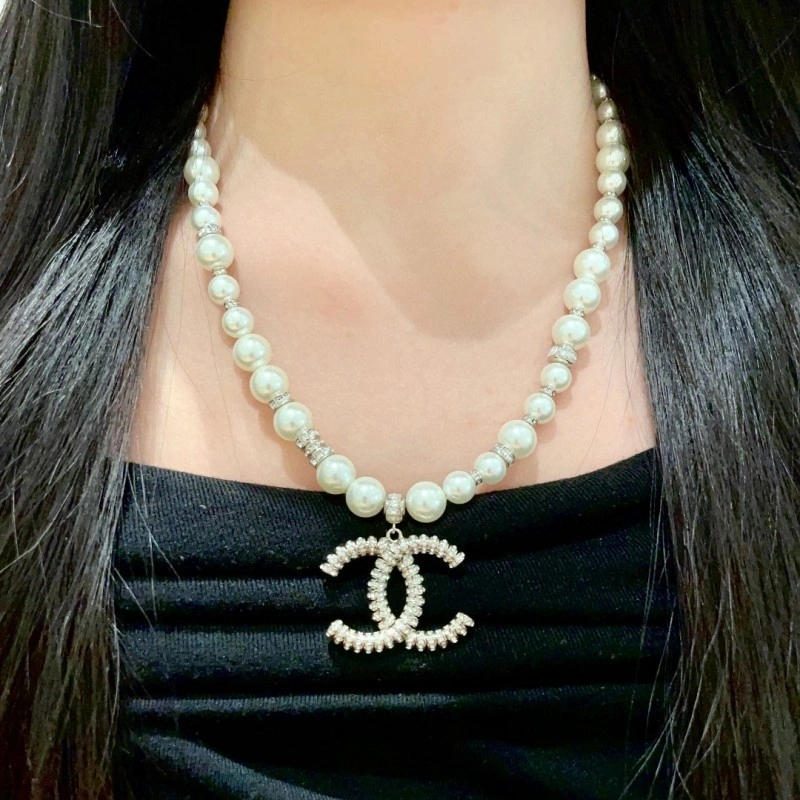 Sophisticated Chanel Necklaces 219183