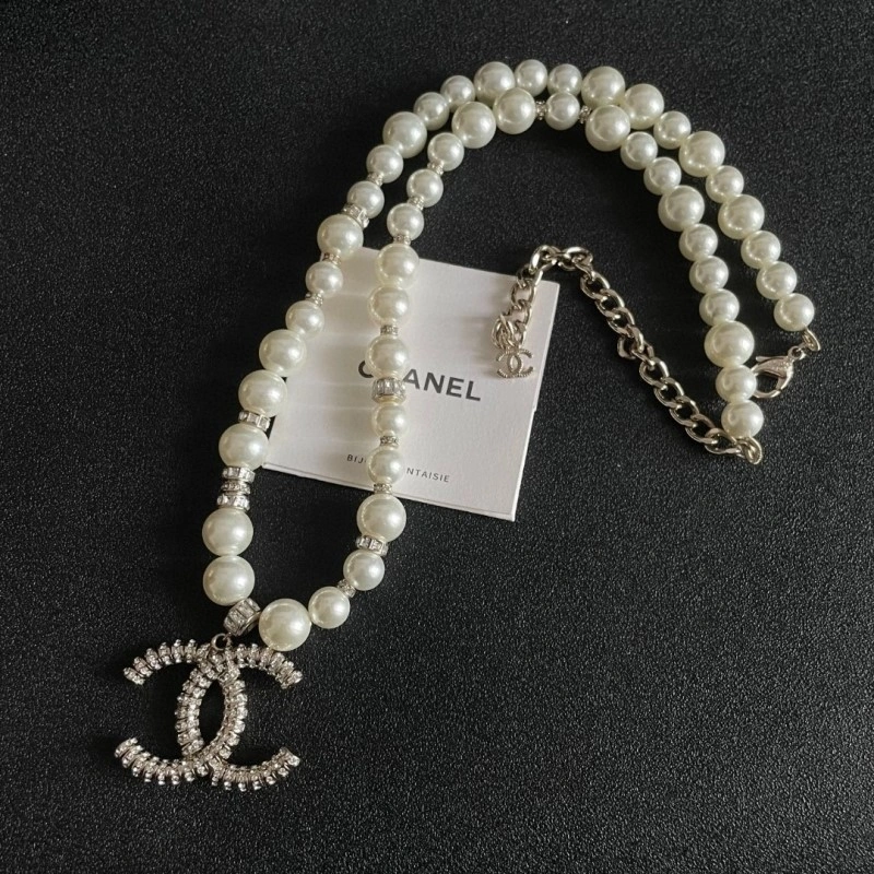 Sophisticated Chanel Necklaces 219183