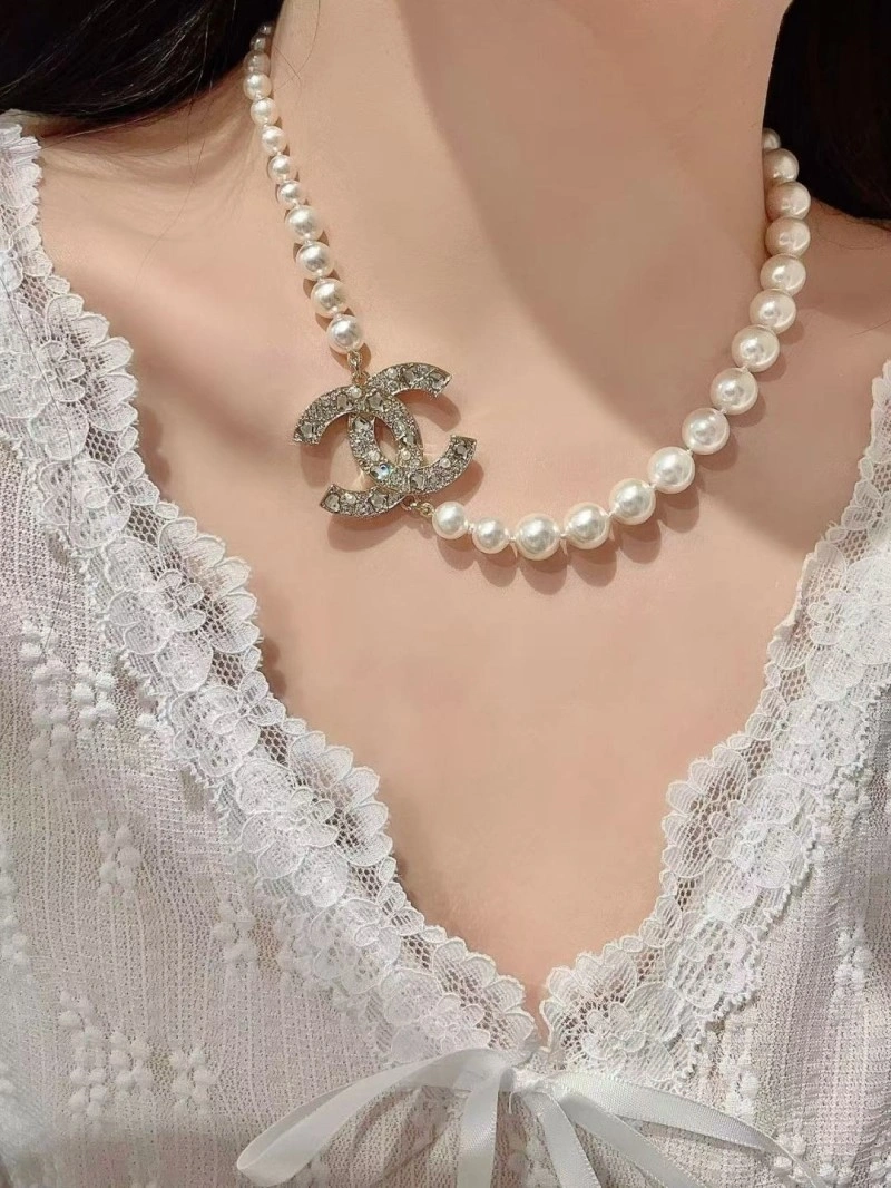Resilient Chanel Necklaces 219187