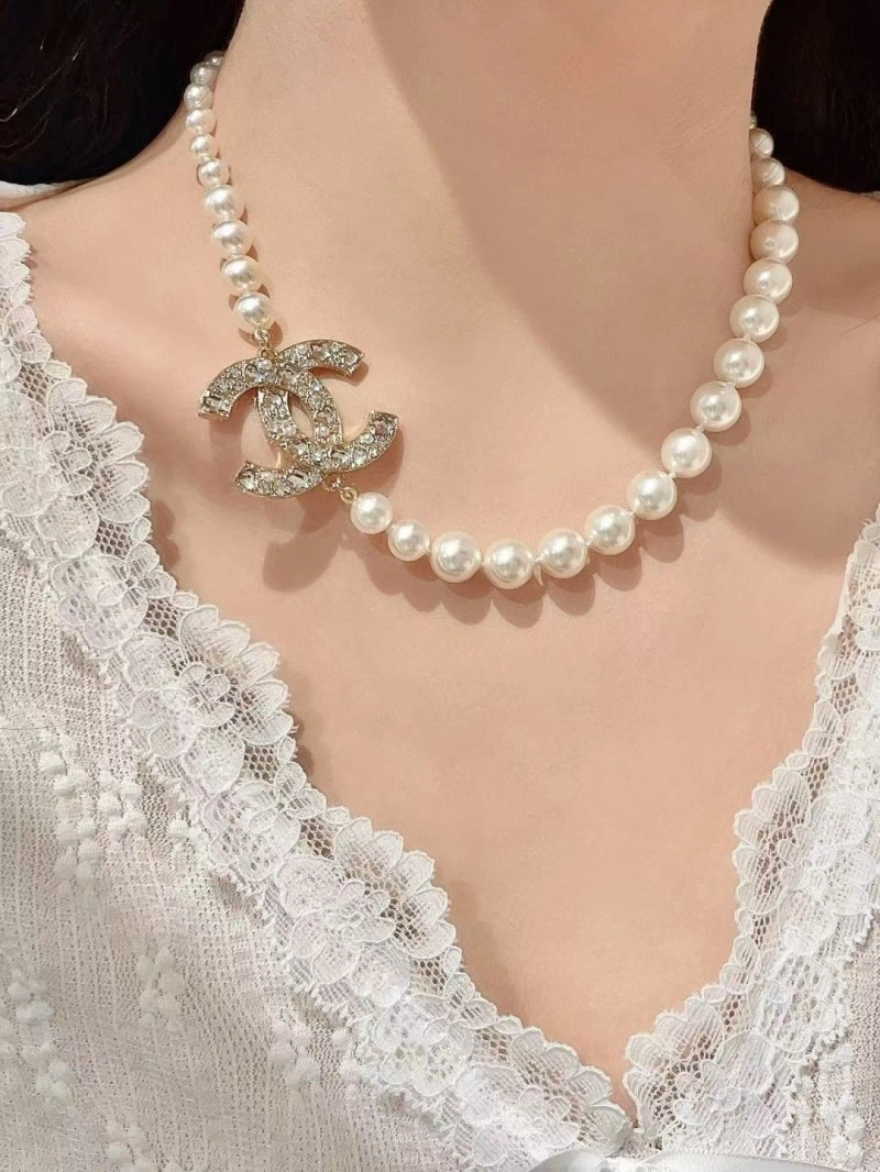 Resilient Chanel Necklaces 219187