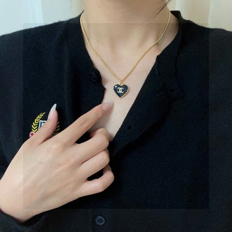 Affordable Chanel Necklaces 219169