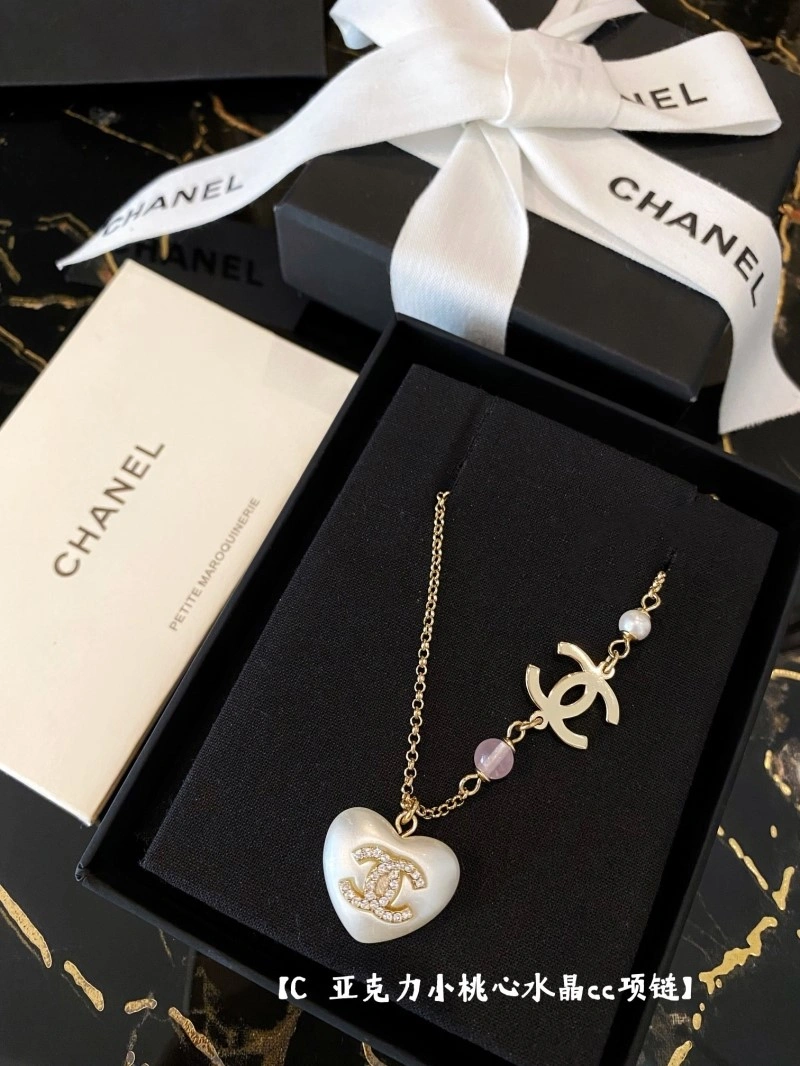 UrbanChic Chanel Necklaces 219208