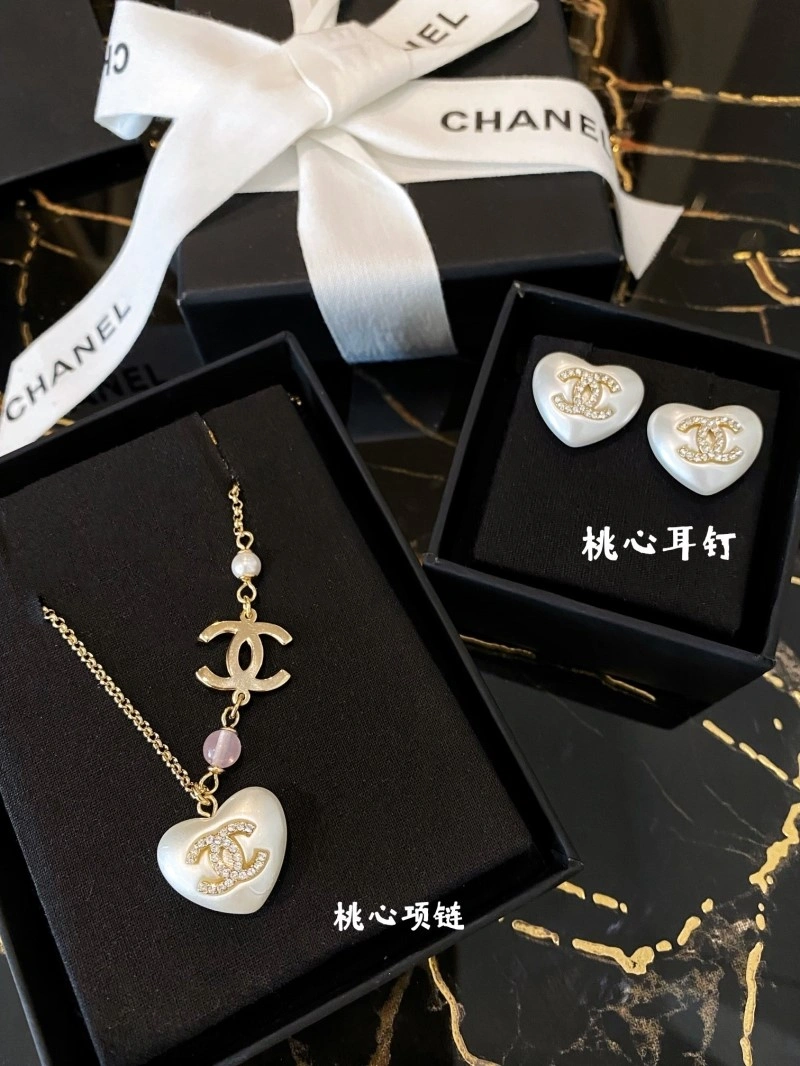 UrbanChic Chanel Necklaces 219208