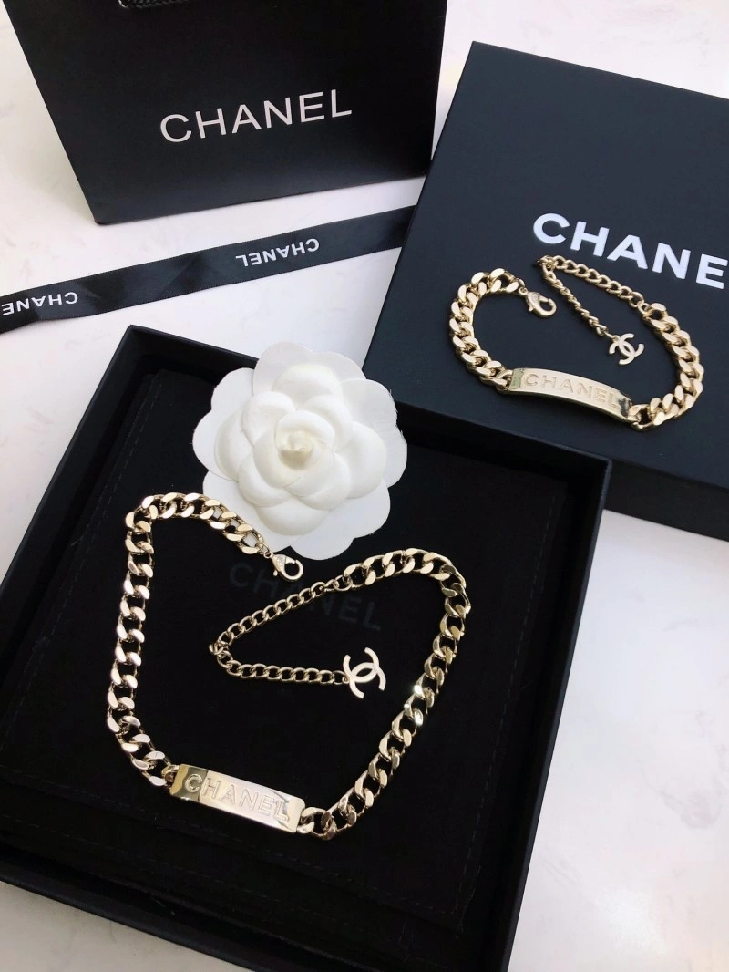 Casual Chanel Necklaces 219177