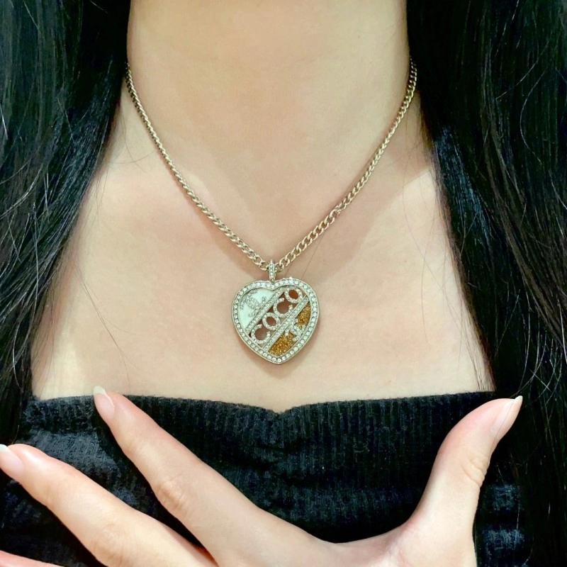 Stylish Chanel Necklaces 219159