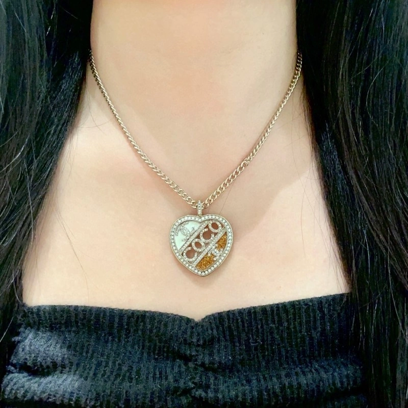 Stylish Chanel Necklaces 219159
