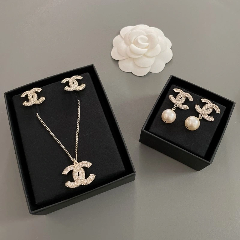 Chanel Necklaces Neat 219149