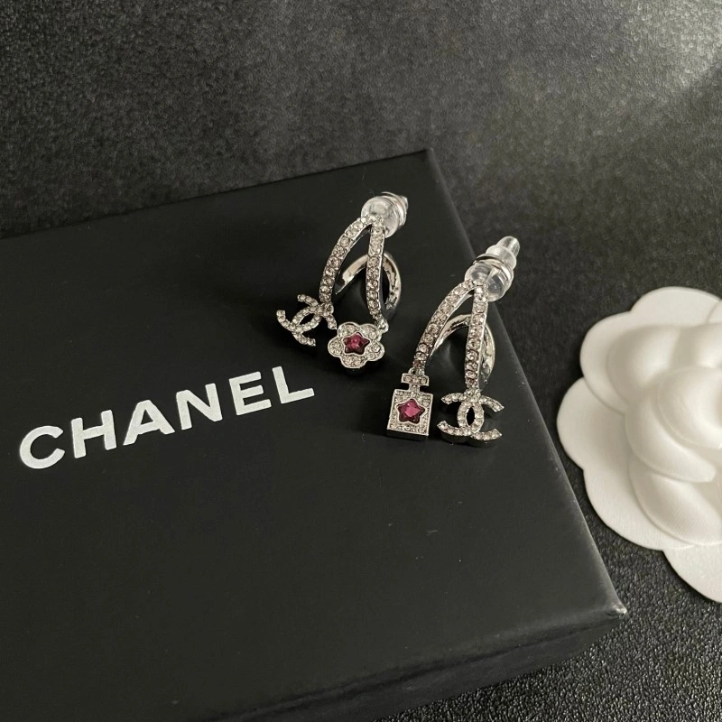 Sporty Chanel Necklaces 219140