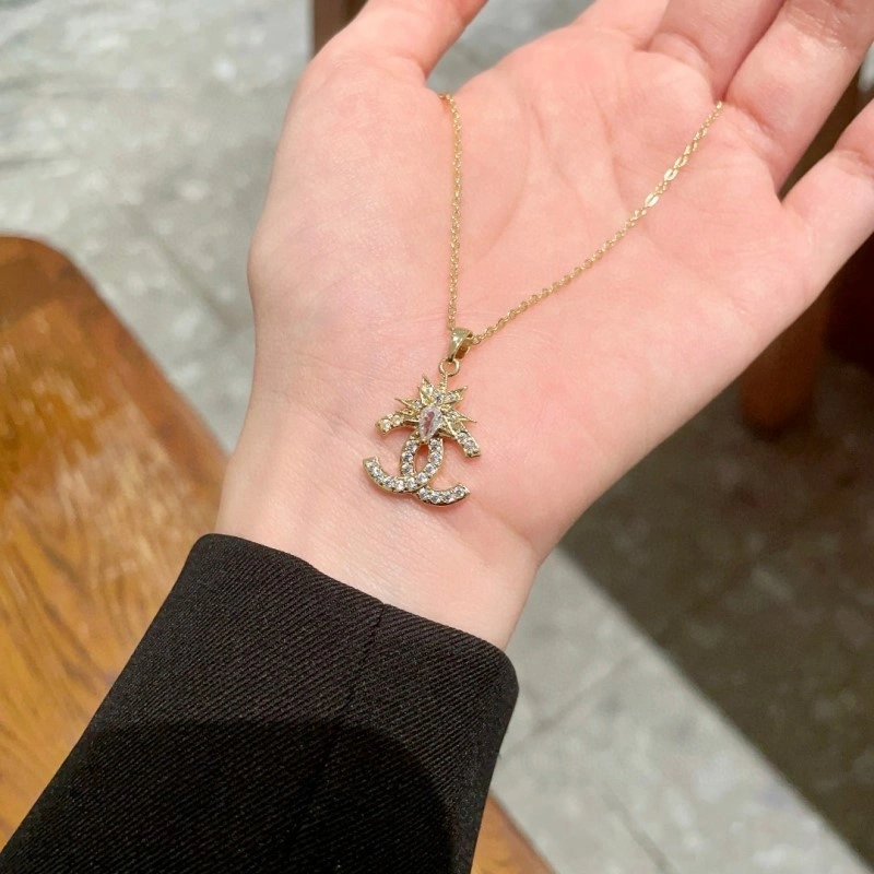 Chanel Necklaces WellDesigned 219137
