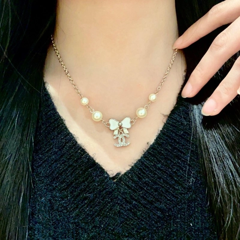 Minimalist Chanel Necklaces 219127