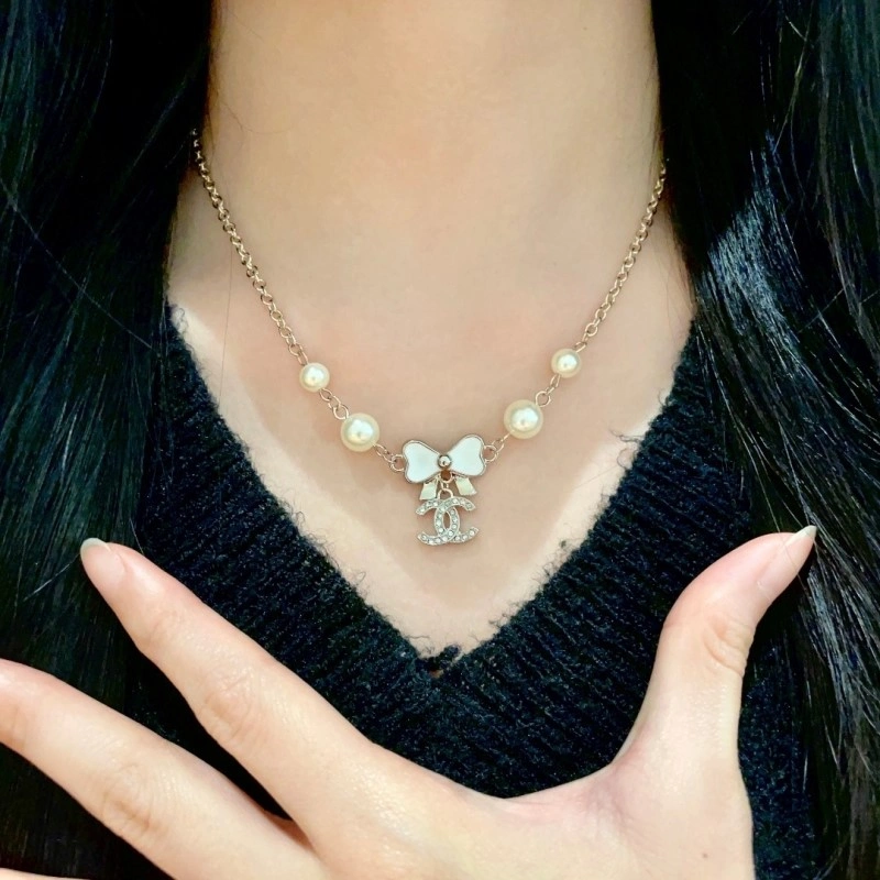 Minimalist Chanel Necklaces 219127