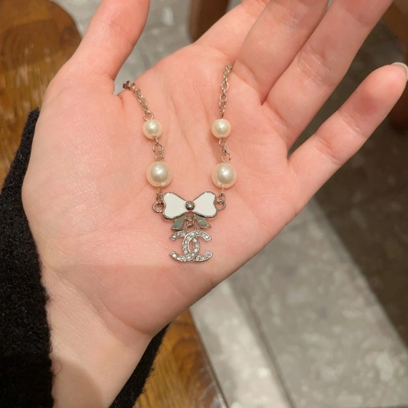 Minimalist Chanel Necklaces 219127