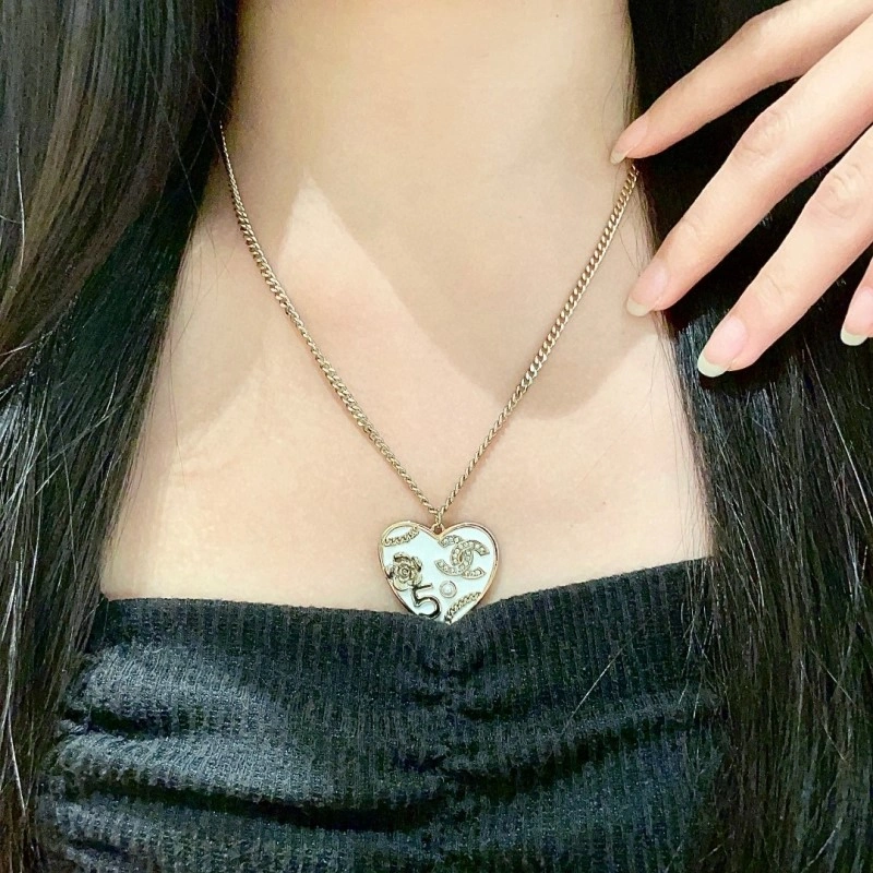 Chanel Necklaces Supportive 219129
