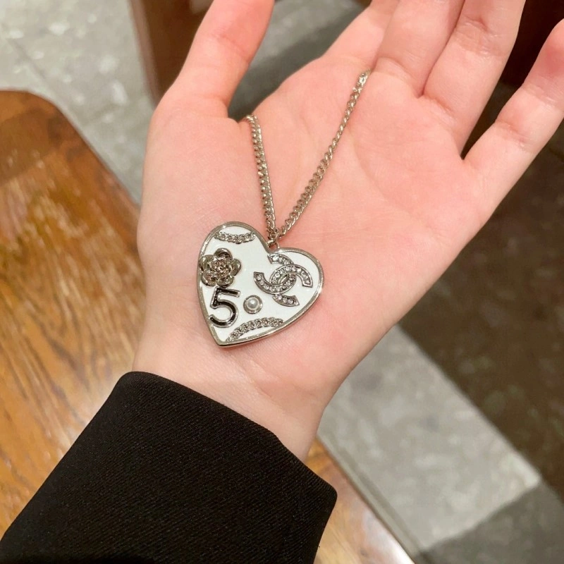 Chanel Necklaces Supportive 219129