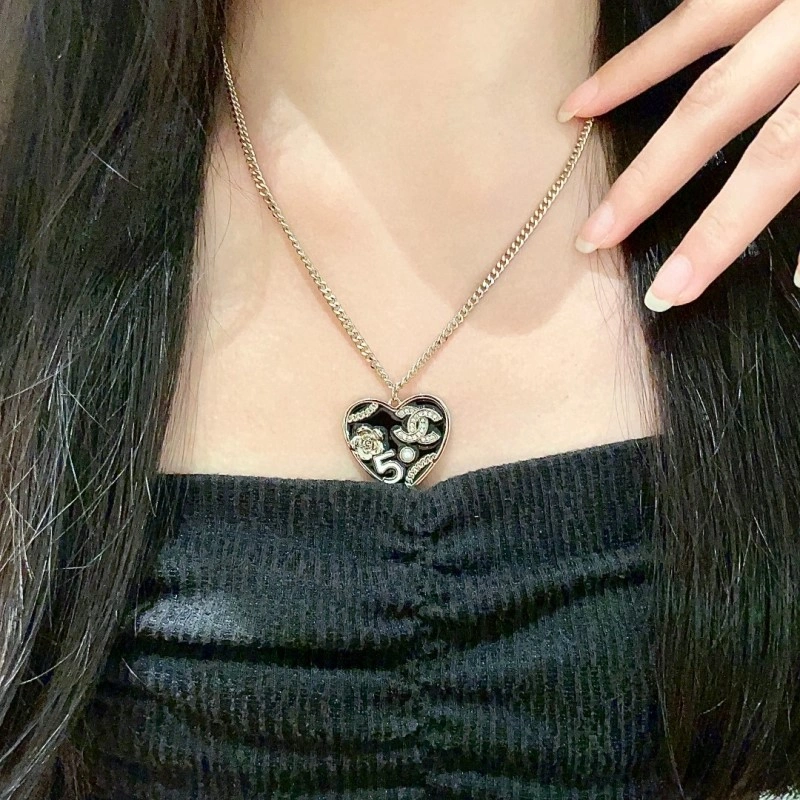 Chanel Necklaces Comfortable 219143
