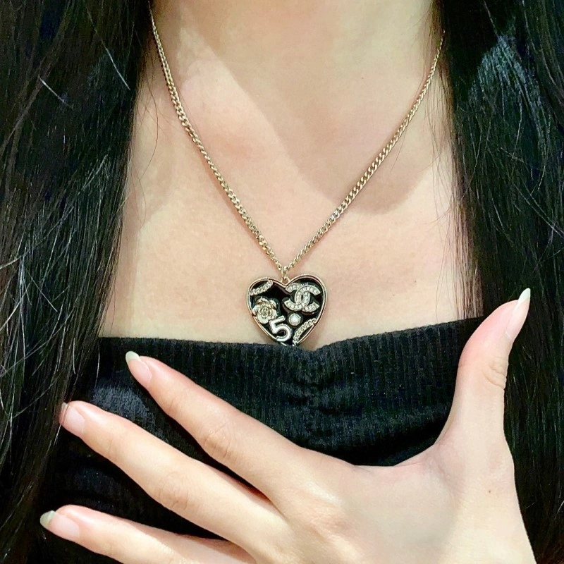Chanel Necklaces Comfortable 219143