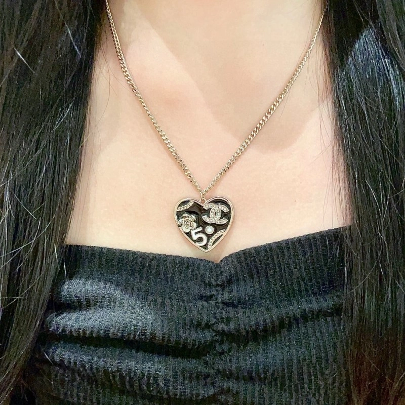 Chanel Necklaces Comfortable 219143