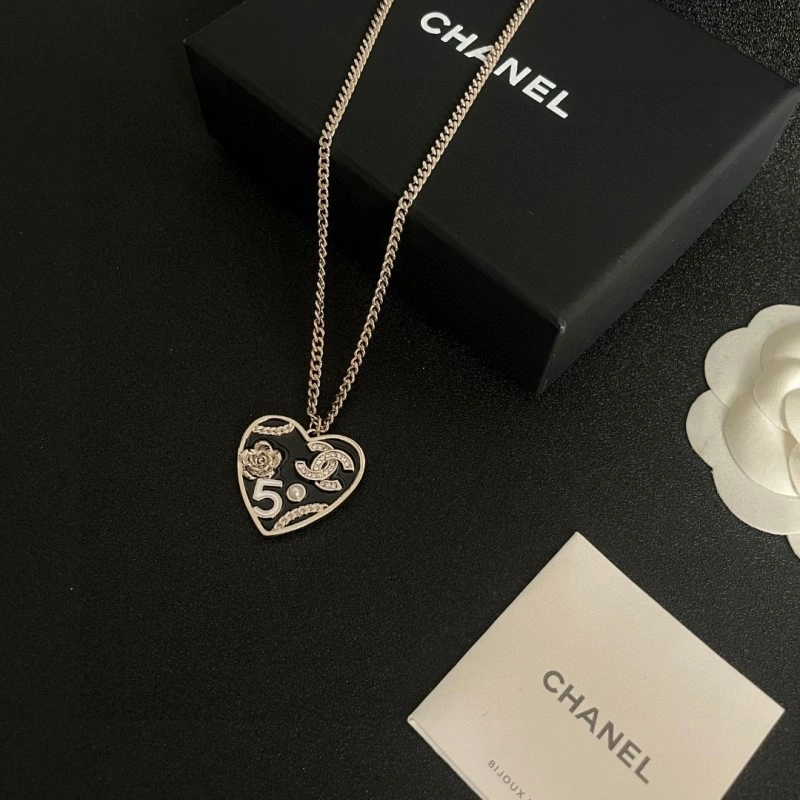 Chanel Necklaces Comfortable 219143