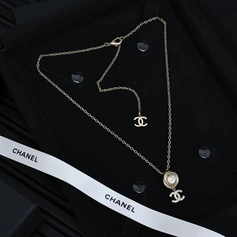Chanel Necklaces Versatile 219120