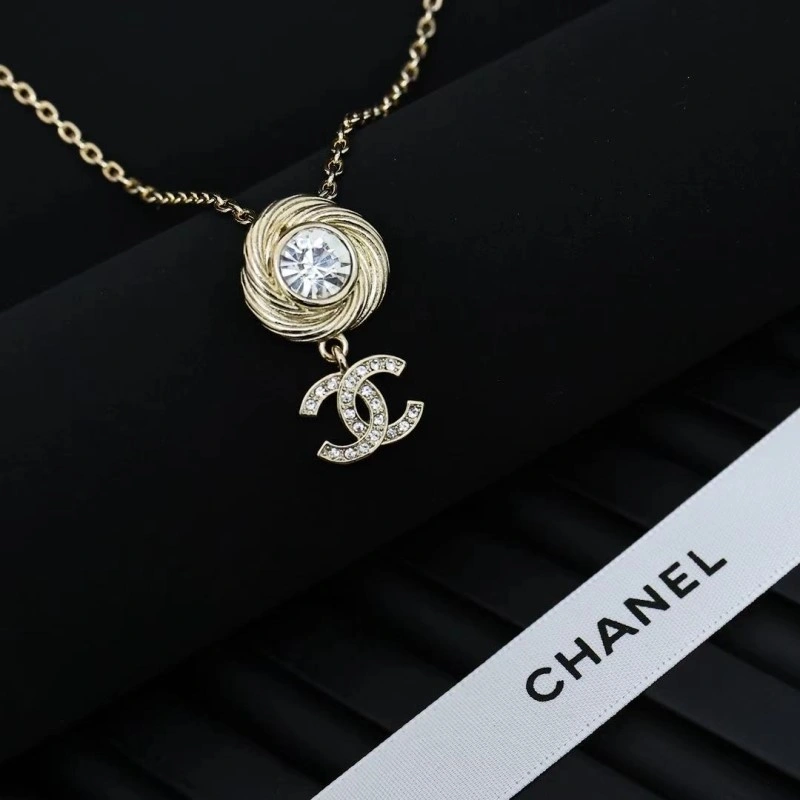 Chanel Necklaces Versatile 219120
