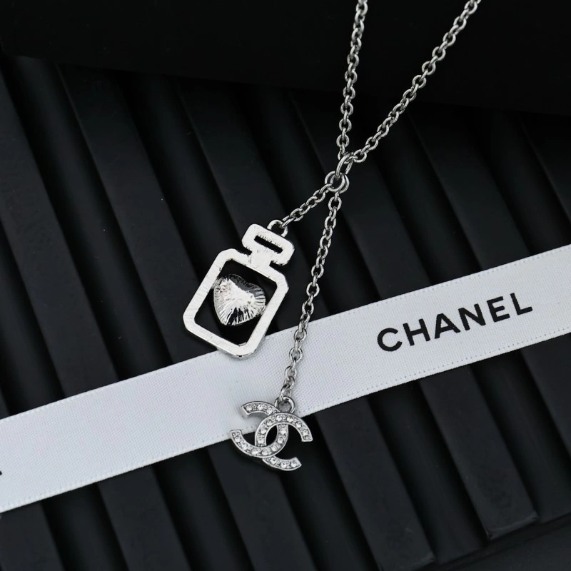 Seasonal Chanel Necklaces 219144