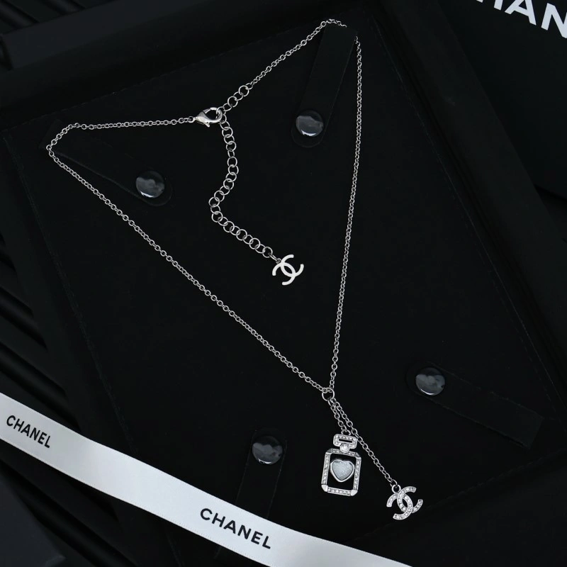 Seasonal Chanel Necklaces 219144