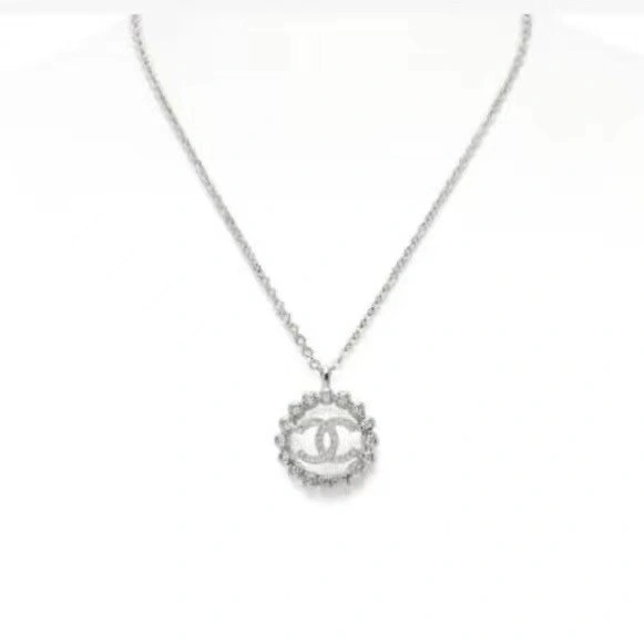 Snug Chanel Necklaces 219122