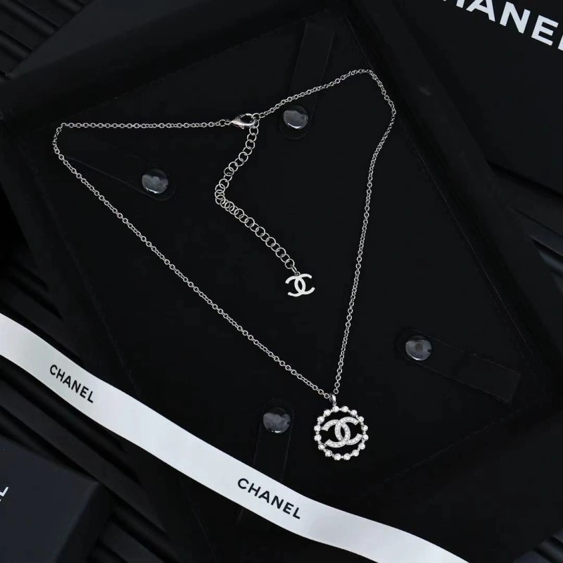 Snug Chanel Necklaces 219122