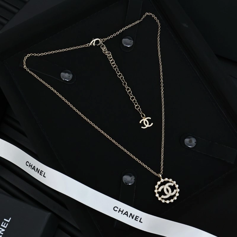 Snug Chanel Necklaces 219122