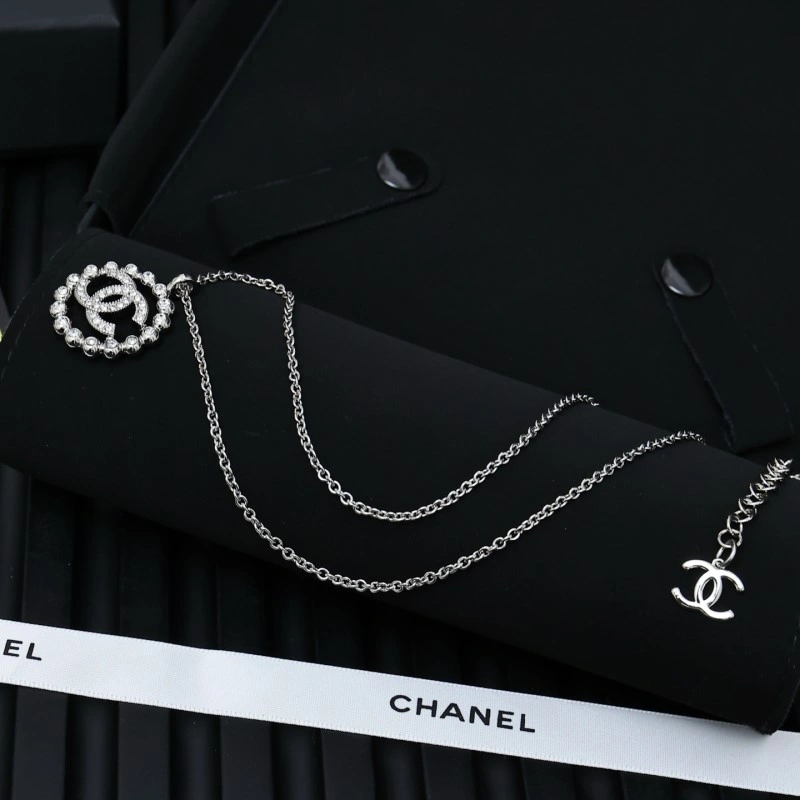 Snug Chanel Necklaces 219122