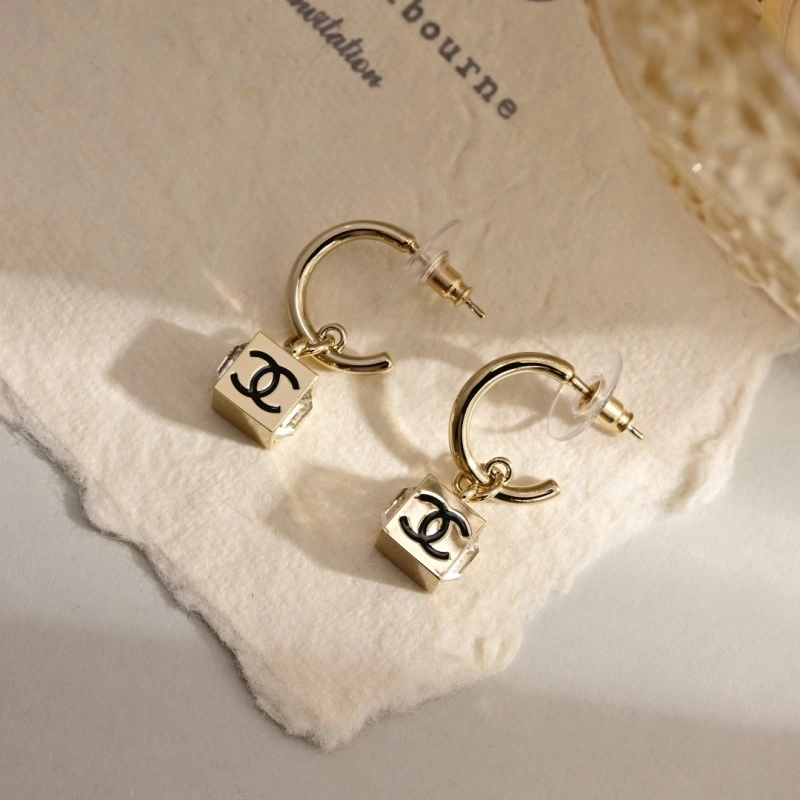 Modern Chanel Necklaces 219156