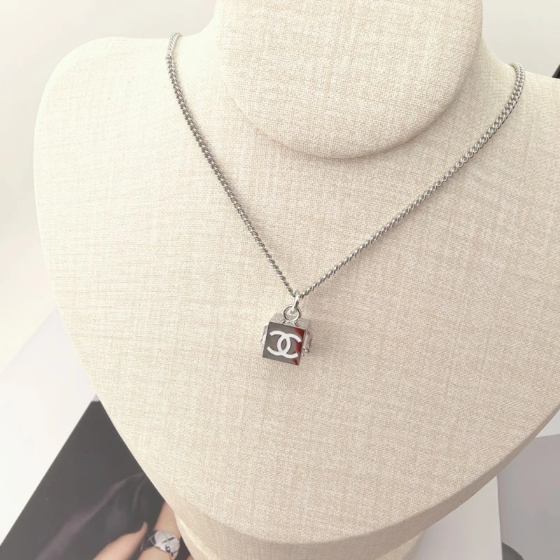 Modern Chanel Necklaces 219156