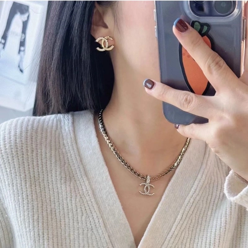 Chic Chanel Necklaces 219128