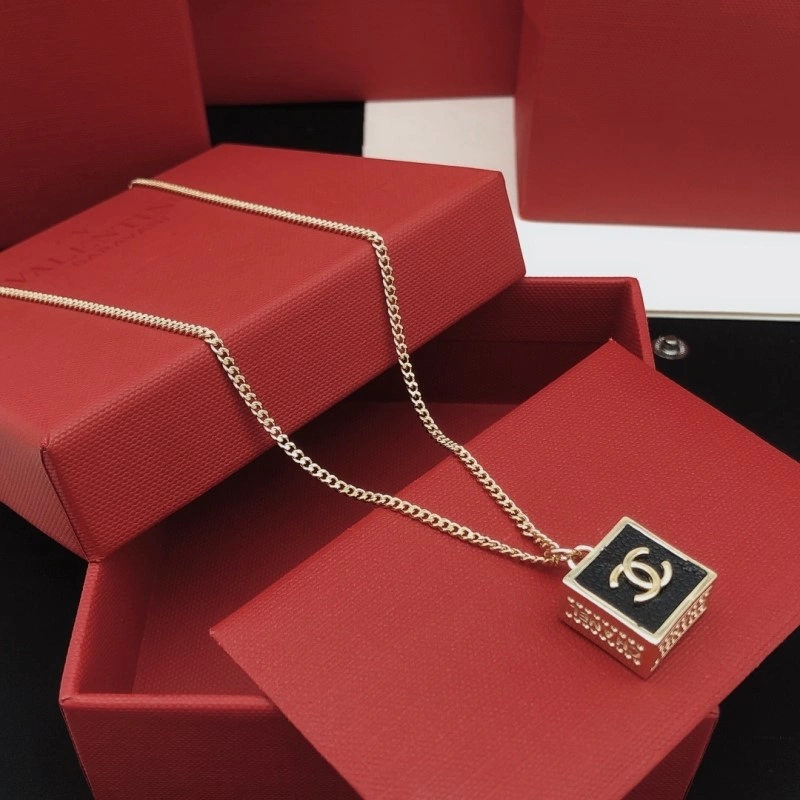 Refined Chanel Necklaces 219185