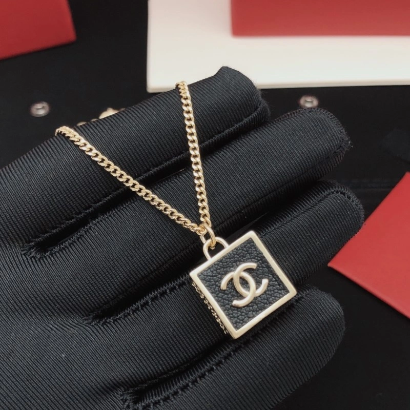Refined Chanel Necklaces 219185