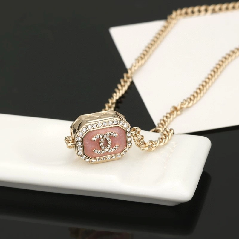 Chanel Necklaces WellDesigned 219139