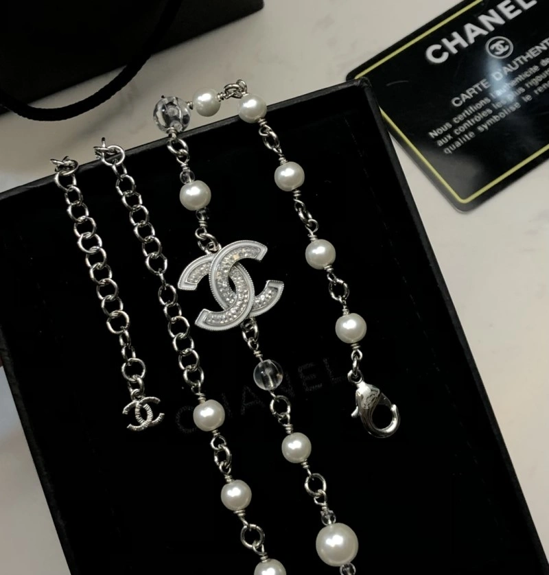 WaterResistant Chanel Necklaces 219056