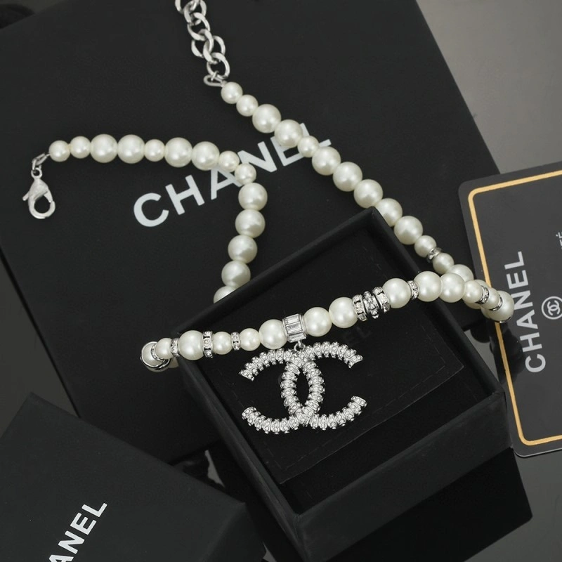 Vibrant Chanel Necklaces 219027