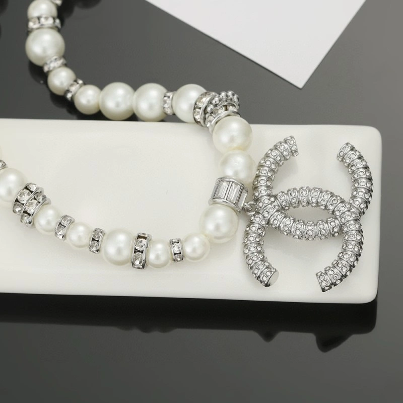 Vibrant Chanel Necklaces 219027