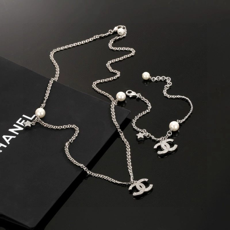 Minimalist Chanel Necklaces 219021