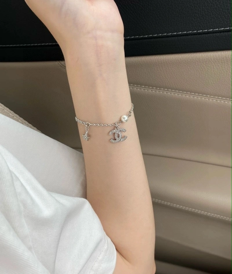 Minimalist Chanel Necklaces 219021