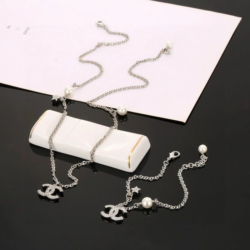 Minimalist Chanel Necklaces 219021