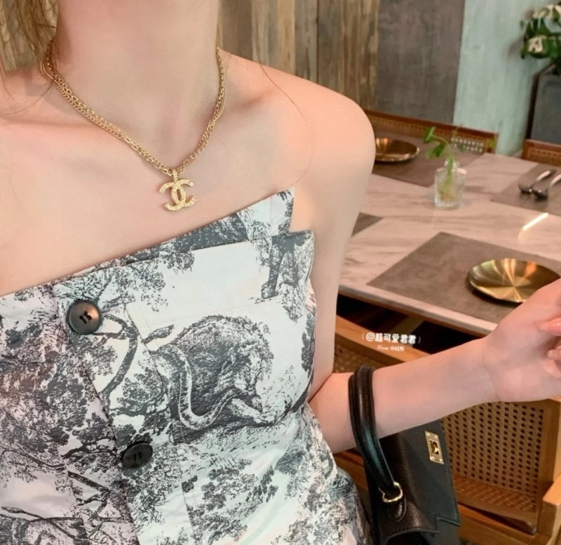 Chanel Necklaces Contemporary 219011