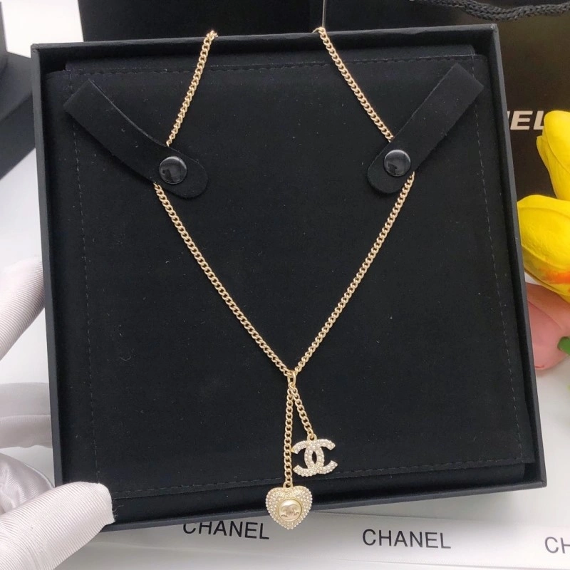Sporty Chanel Necklaces 219005
