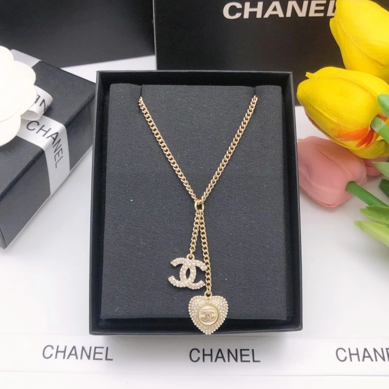 Sporty Chanel Necklaces 219005