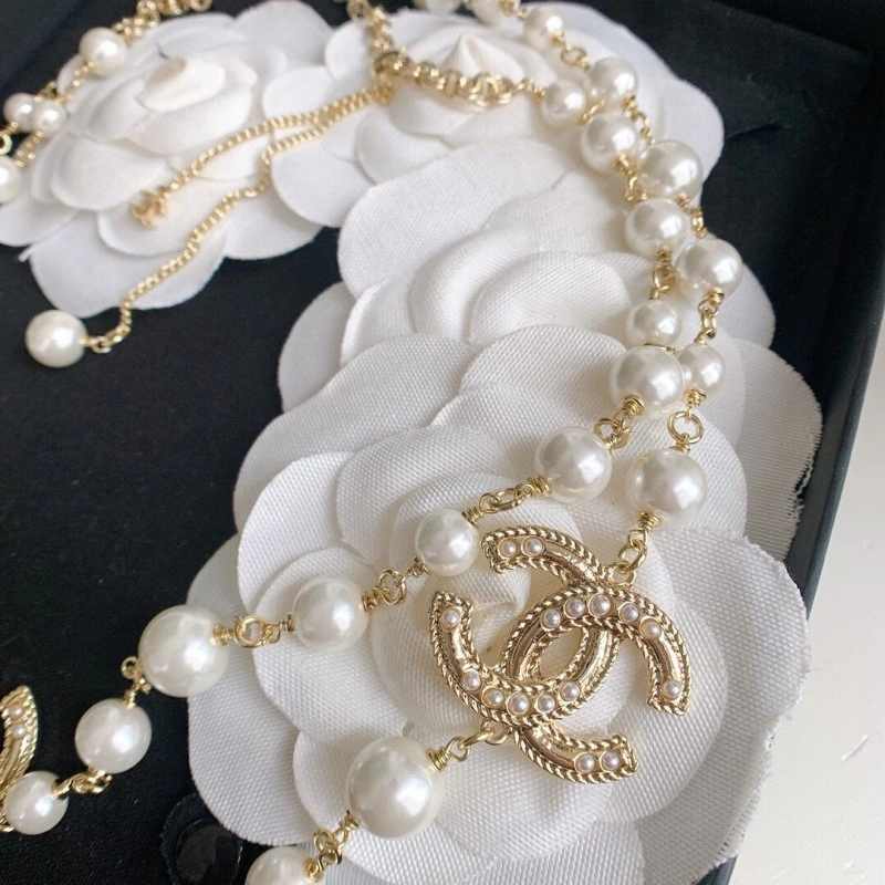 Contemporary Chanel Necklaces 218996